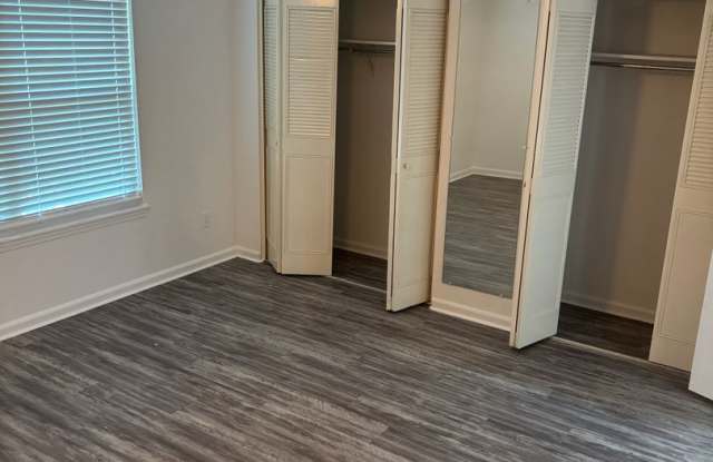 Newly renovated Three Bedroom Townhouse Gallery 4