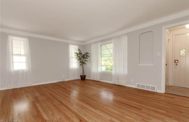 1752 Brainard Road Gallery 2