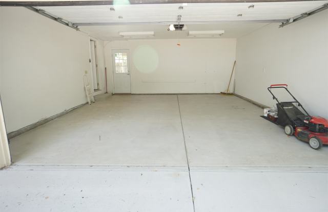 5025 E WEAVER AVE photos photos
