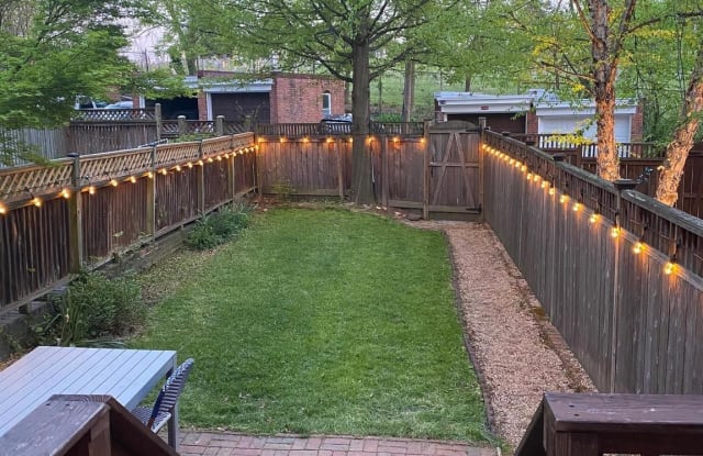 3538 W PLACE NW - 3538 W Place Northwest, Washington, DC 20007