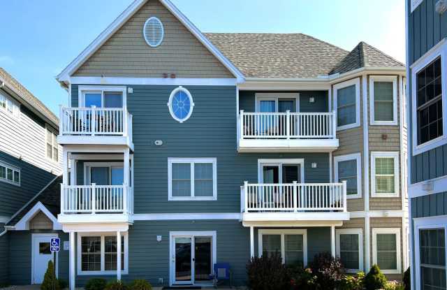 Your Downtown Traverse City Winter Retreat! Gallery 1