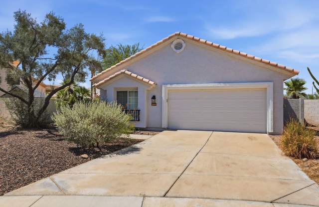 4 Bed 2 Bath House with a pool! photos photos 4 Bed 2 Bath House with a pool! photos photos