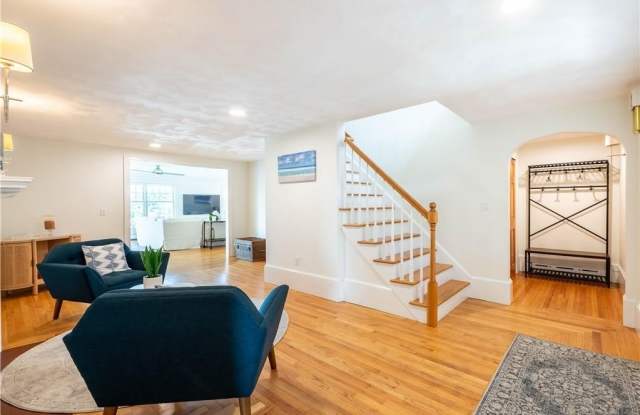 573 Wolcott Avenue Gallery 4