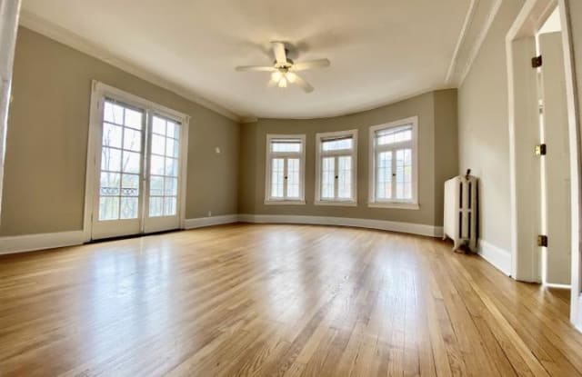 1515 Hinman Avenue - 1515 Hinman Avenue, Evanston, IL 60201
