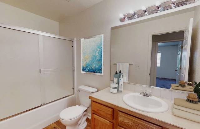 Look and Lease Special  $200 off your first month’s rent! Adorable 2 bedroom townhome with garage! photos photos