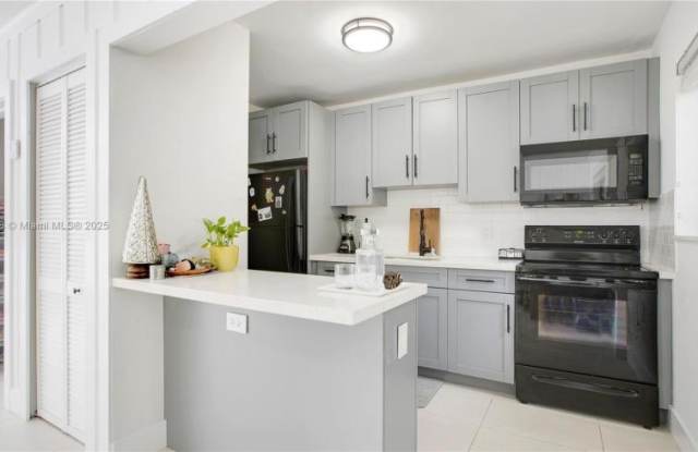 1750 NE 144th St # B photos photos