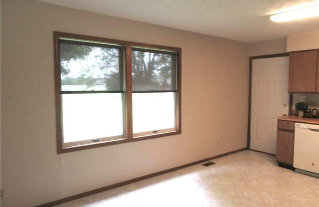 806 CORAL Drive Gallery 2