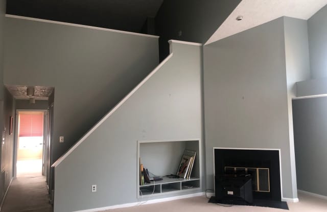 2 Bedroom 2 Bathroom + loft luxury Condo for rent in 21209 Gallery 4