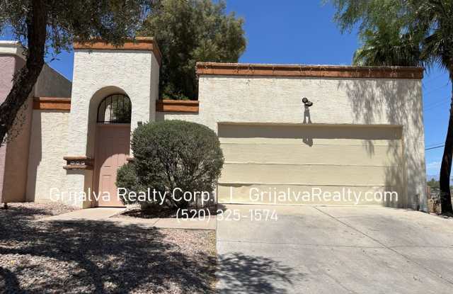 3 Bedroom, 2 Bath Townhouse For Rent  (Los Reales/Cardinal) photos photos
