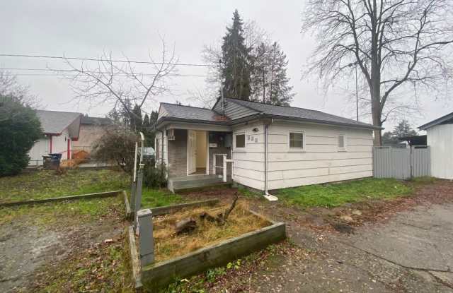 ***JUST REDUCED!!!*** 1 Bed Room With office / And Storage garage and Huge Yard! - 525 M Street Northeast, Auburn, WA 98002