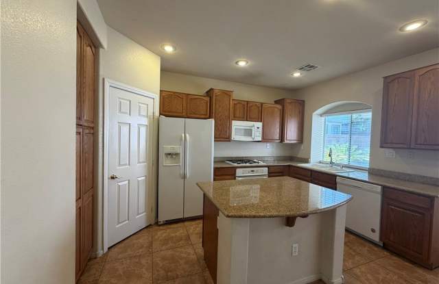 2307 Summer Home Street Gallery 4