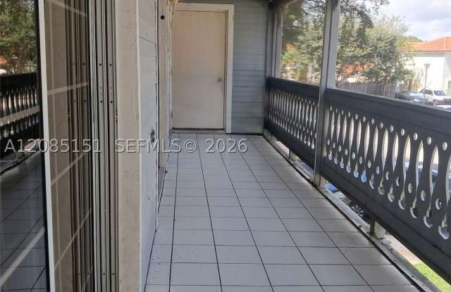 10521 Mahogany Key Cir Gallery 1