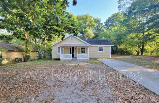 8811 Eaton Ave photos photos