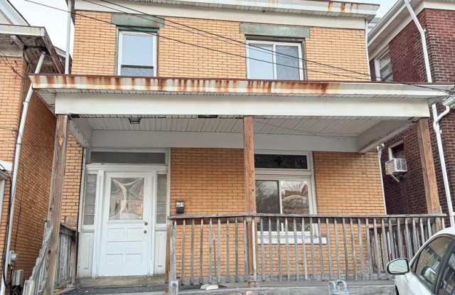 Gorgeous 5BD/2BA Home in quiet neighborhood. - 64 Beltzhoover Avenue, Pittsburgh, PA 15210
