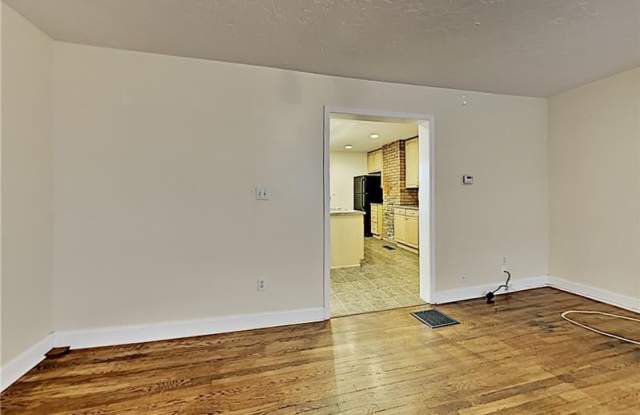 2619 Stella Street Gallery 3