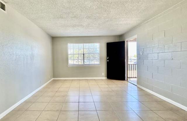 3850 Englewood Circle Gallery 2