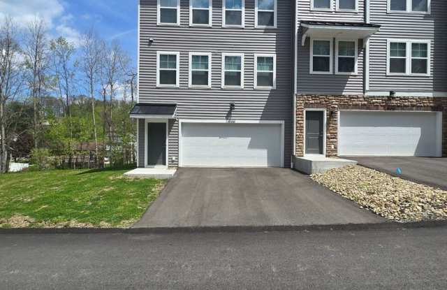 3 Bedroom End Unit Townhouse - Franklin Regional School District - AVAILABLE IMMEDIATELY photos photos