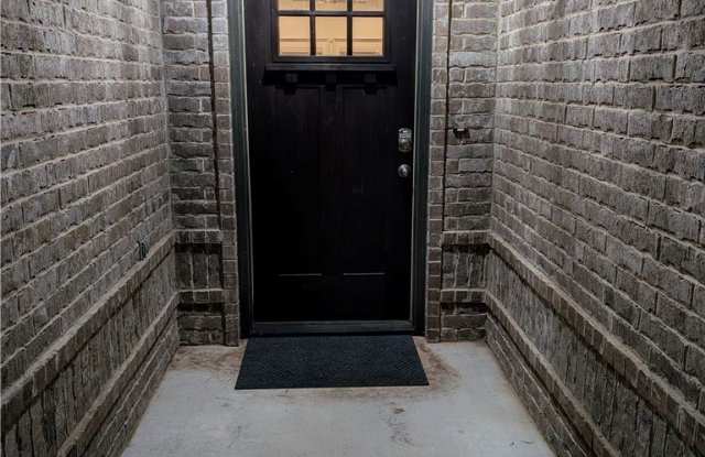 1918 S Garland Avenue Gallery 3