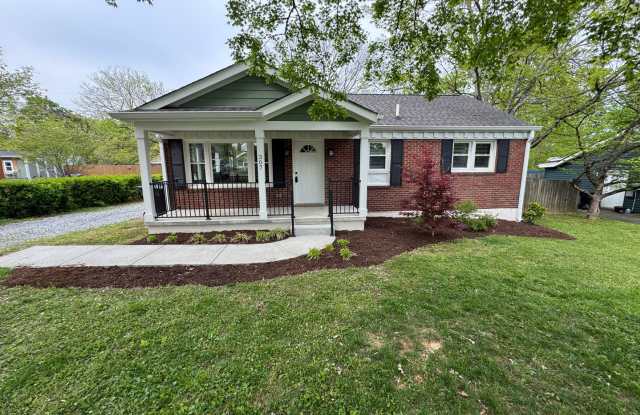 Fully Renovated 3 Bed, 2 Bath Home w/ Large Bonus Room/Studio in Downtown Franklin photos photos
