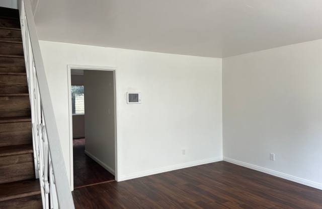 Two Bedroom, Two Bathroom Condo For Rent Gallery 3