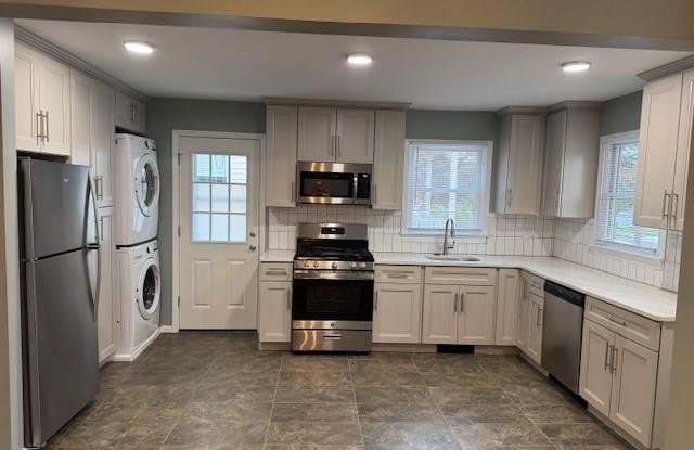 112 Shields Avenue photos photos