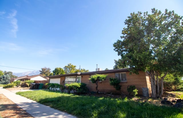 105 W 5965 S - 105 5965 South, Murray, UT 84107