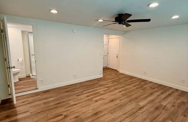 761 Walnut Ave #A - 1st Floor Studio Gallery 4