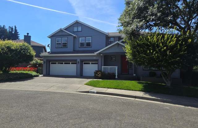 Spacious 5-Bedroom Residence in Desirable Sebastopol Neighborhood photos photos