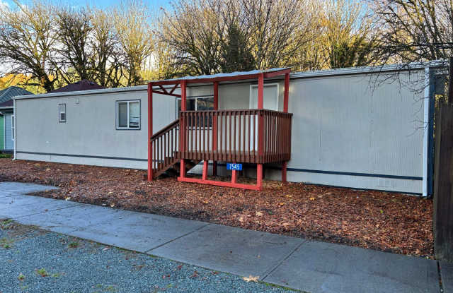 Newly Remodeled Manufactured Home. MOVE IN SPECIAL!!!! - 7545 South Dillard Avenue, Concrete, WA 98237