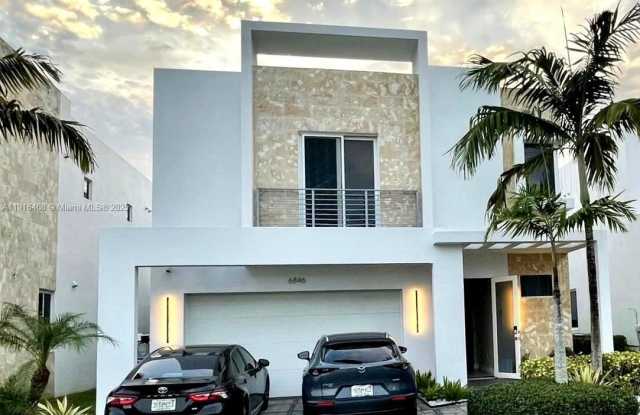 6846 NW 103rd Ave - 6846 Northwest 103rd Avenue, Doral, FL 33178