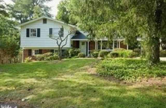 11612 DEBORAH DR Gallery 2