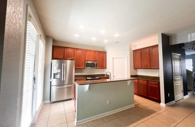 Stunning 3/2.5 Windermere Townhome Gallery 1