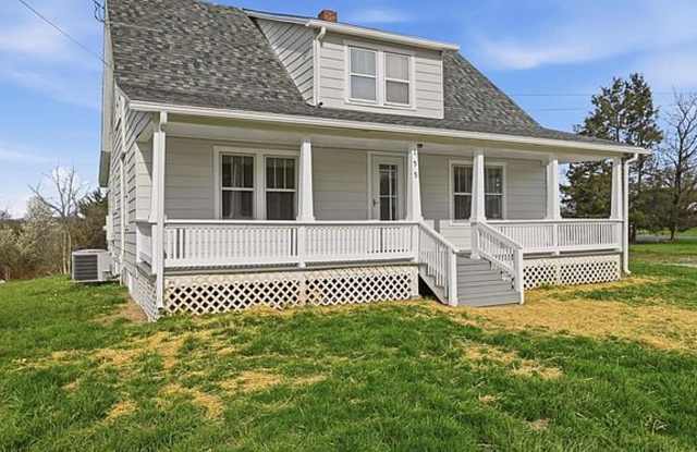 Available NOW! Adorable 4 Bed, 2 Bath Home for $2,600./month photos photos