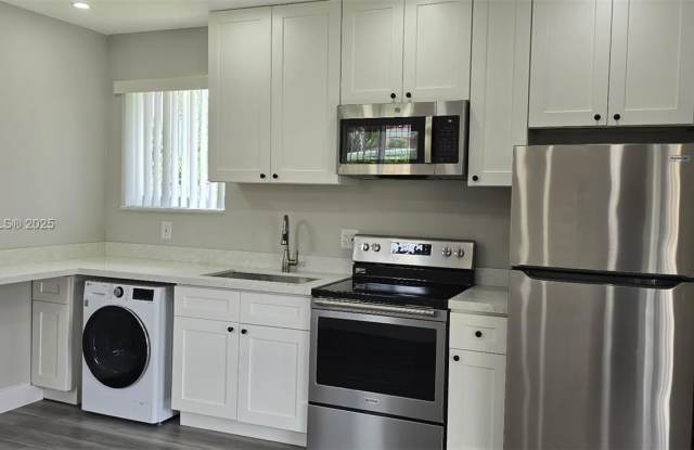 2533 Garfield St - 2533 Garfield Street, Hollywood, FL 33020 2533 Garfield St - 2533 Garfield Street, Hollywood, FL 33020