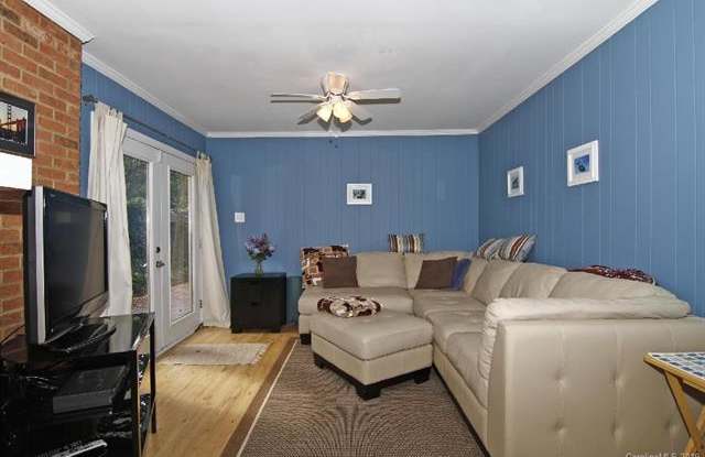 6847 Constitution Lane Gallery 2