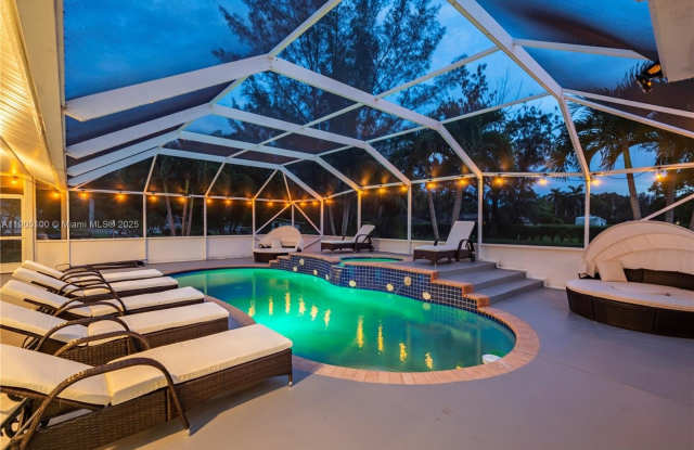 11066 N 46th Pl N photos photos