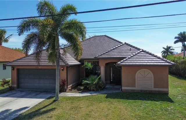 2110 SW 38th Terrace photos photos