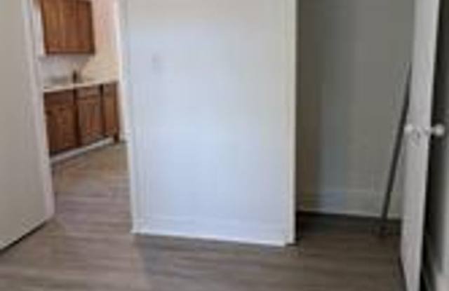  Come check out this duplex right off Historic Route 66. Gallery 1