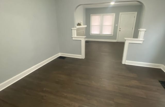 832 Siebert St Gallery 4