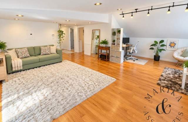 4 Upcrest Rd. Gallery 4
