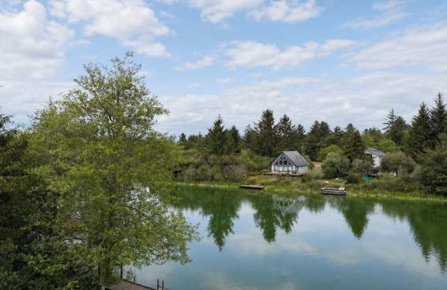 2 bed, 2 bath condo on the canal Gallery 1