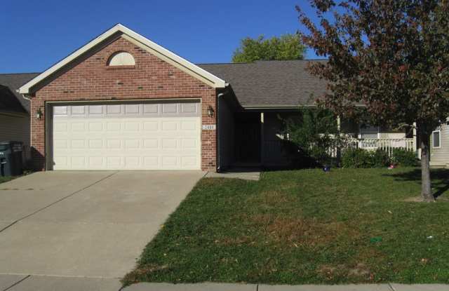 Spacious 3bed/2bath duplex in quiet community with many nice features Gallery 3