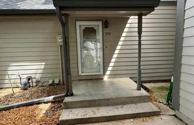 3 BED TOWNHOME IN BROADMOOR BLUFFS Gallery 4