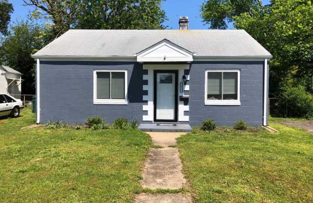 Charming 2 Bed, 1 Bath Home with Spacious Backyard photos photos