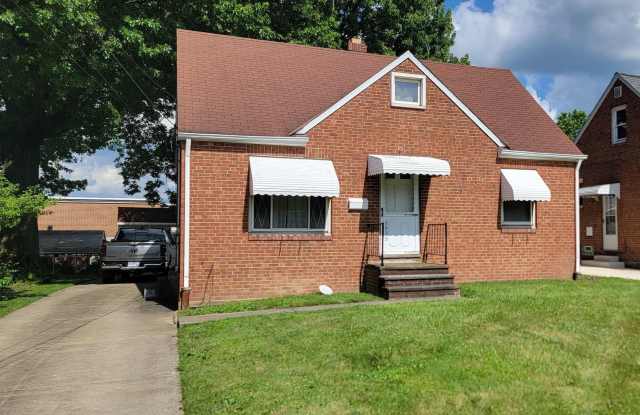 Single 3 bedroom 1 bath home located in Mayfield Hts! photos photos