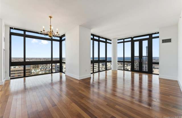 175 Huguenot Street unit: 1702 photos photos