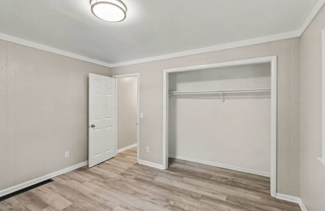 702 Fenimore Ave 3B/1BA Single-Family Home $1499- Ask about our Security Deposit Alternative! Gallery 4