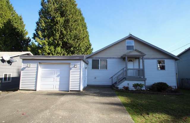 UPDATED  WELL MAINTAINED 3 BED, 2 BATH SEATTLE HOUSE FOR RENT - 11710 22nd Avenue Northeast, Seattle, WA 98125