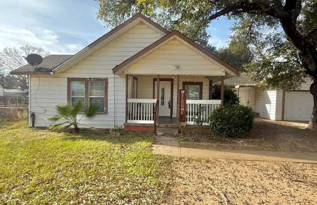 Updated 4 bedroom! - 1201 South Tipton Avenue, Tyler, TX 75701