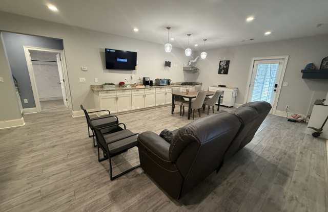 3816 Chamblee Dunwoody Road Gallery 1
